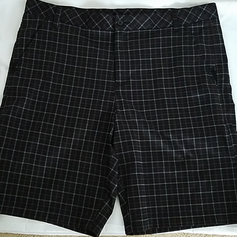 Mens golf shorts